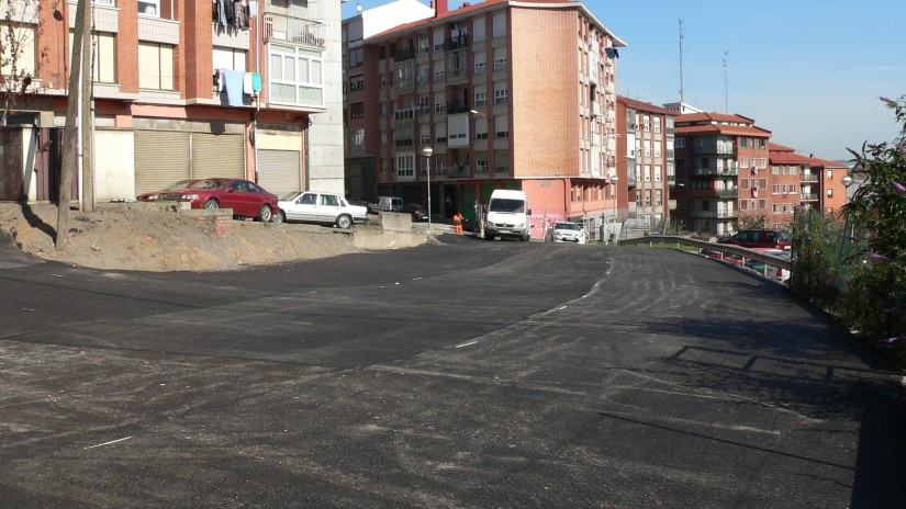 Camino Txikito aparkalekua asfaltatzeko lanak gaur hasi ditu Udalak