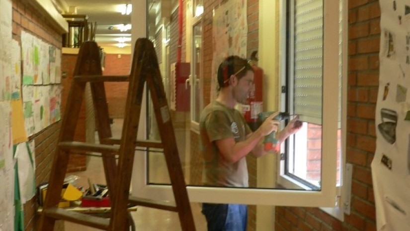 Uda ikasteetxetan lanak egiteko da