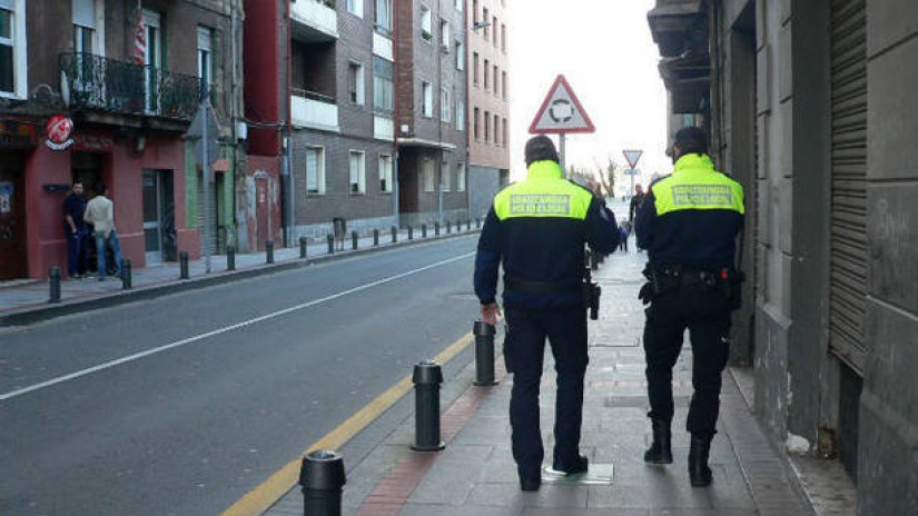 La Unidad de Mediación Policial interviene en 104 conflictos vecinales en su primer año