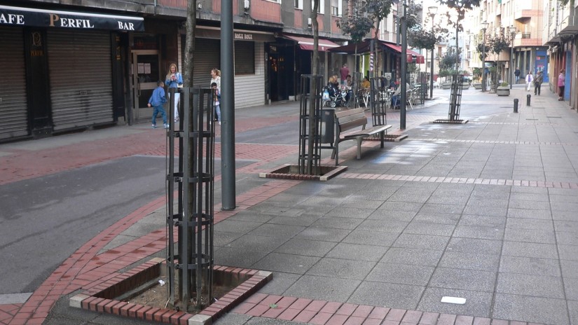 El Ayuntamiento pone en marcha un plan de choque para mejorar los alcorques de Sestao