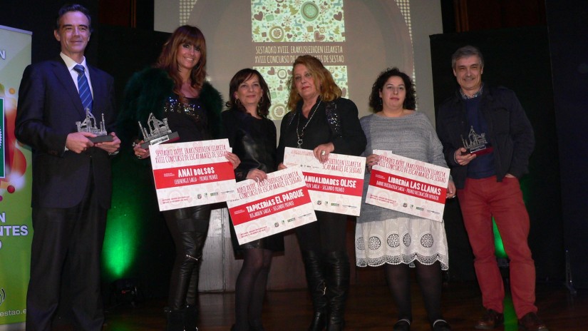 Anai Bolsos gana el concurso de escaparates de Sestao