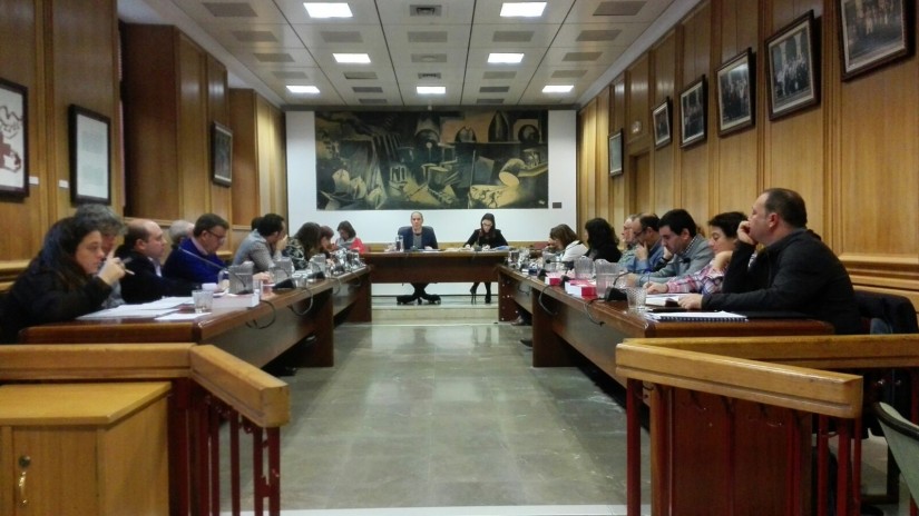 El Pleno muestra su apoyo a los trabajadores y pide a Arcelor Mittal esfuerzos para reabrir la planta de Sestao