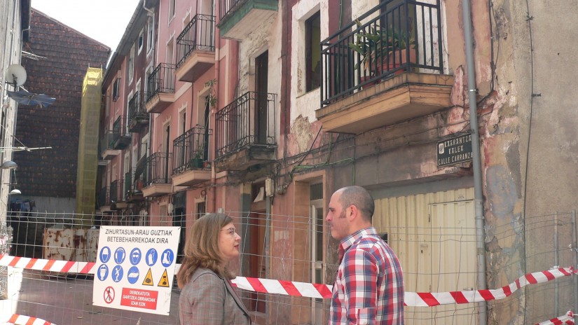 El Gobierno Vasco inicia el derribo de las viviendas de la calle Carranza de Sestao