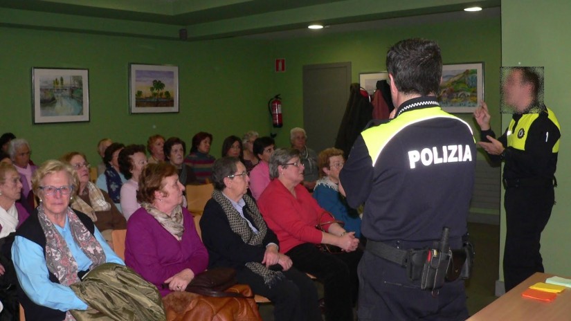 La Policía Local impartirá dos charlas sobre seguridad en los centros de personas mayores