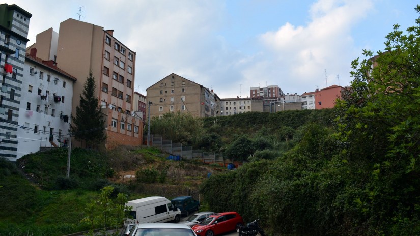 El Ayuntamiento realizará una limpieza profunda en Camino Txikito