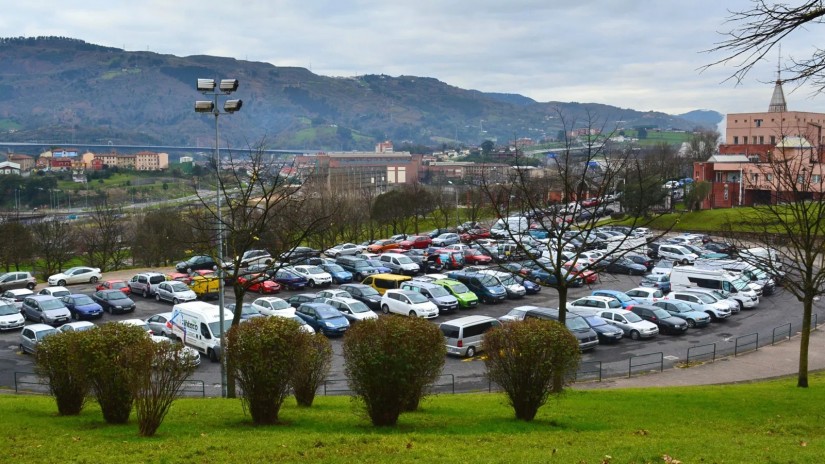Adjudicada la obra de reasfaltado del aparcamiento del Ferial