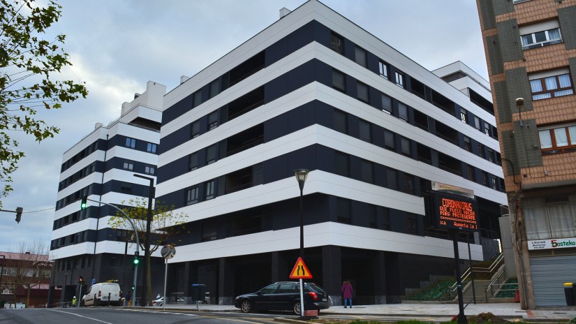 Sestaoko Udalak lehenengoz okupatzeko lizentzia eman die 170 etxebizitzei