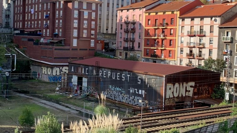 El Ayuntamiento concede licencia para el derribo de la nave industrial abandonada en la calle Iberia