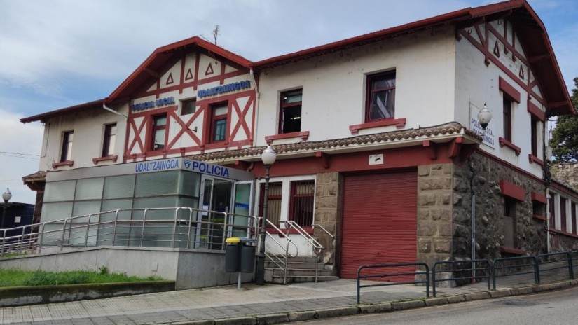 Adjudicada la reforma del vestuario femenino de la comisaría de la Policía