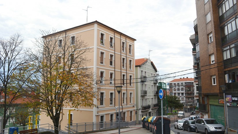 Udalak laguntzak eman dizkie birgaitze-lanak eta irisgarritasuna hobetzeko lanak egin dituzten 67 komunitateri