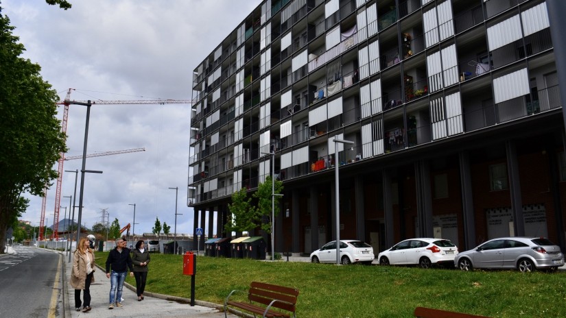 Nuevas viviendas, mejora de los accesos peatonales, juegos infantiles y creación de una parada de autobús son los proyectos de EAJ-PNV para La Punta