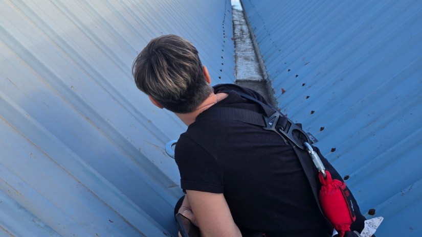 Encargado un estudio sobre los tejados de los polideportivos de Las Llanas y La Benedicta