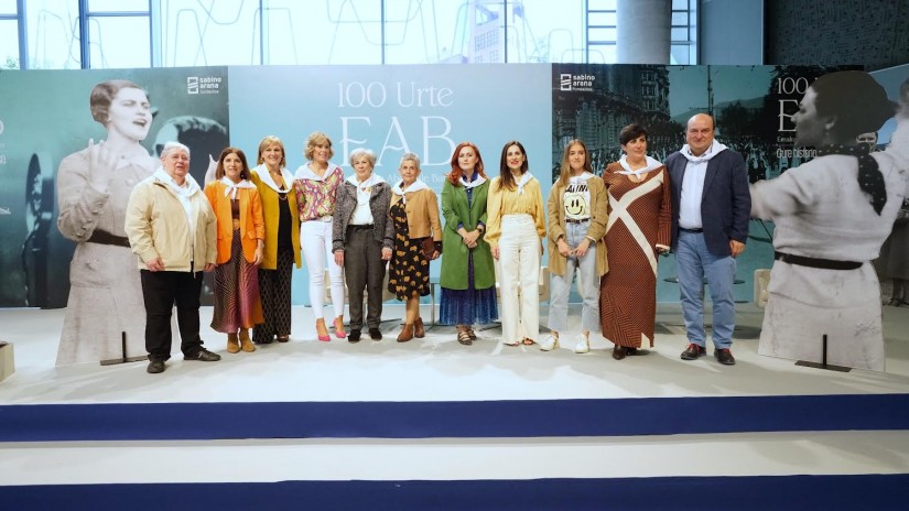 Emotivo homenaje a las mujeres de EAB  en el centenario de su constitución Emotivo homenaje a las mujeres de EAB  en el centenario de su constitución