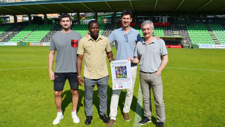 Un partido de fútbol solidario enfrentará a una selección de jugadores africanos contra un combinado vasco en el Campo de Las Llanas